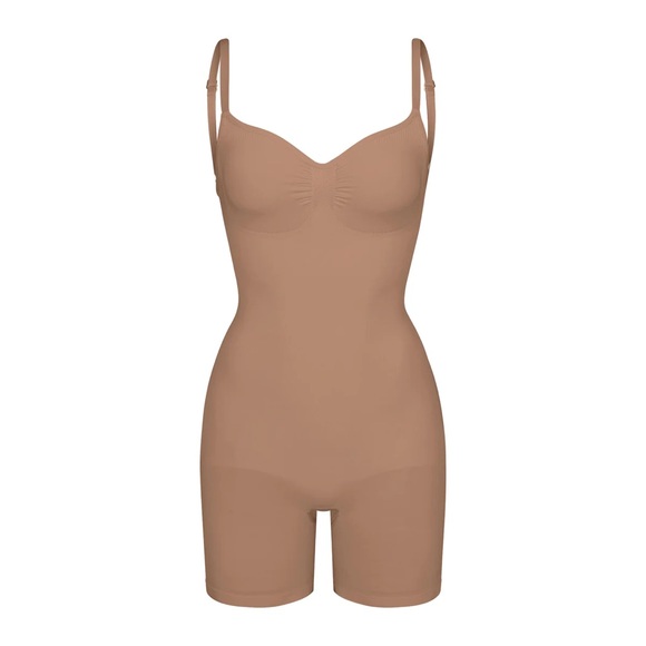 SKIMS Seamless Sculpt Low Back Mid Thigh Bodysuit - Picture 1 of 6